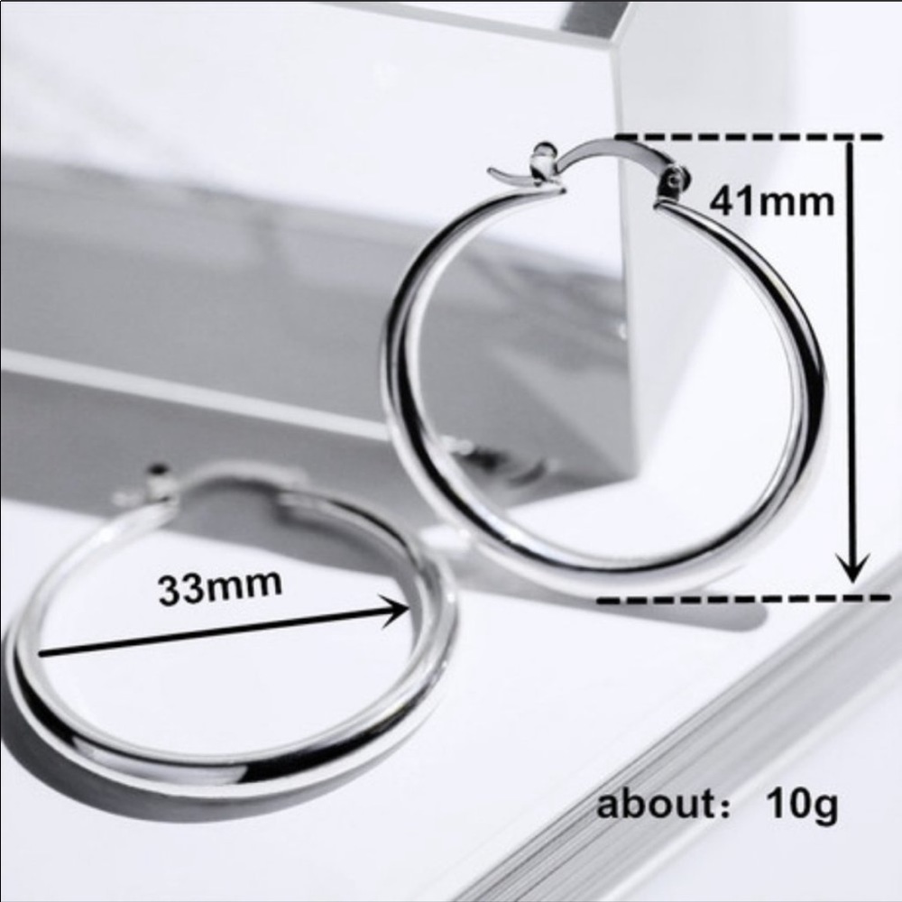 NEW 18K WHITE GOLD 1.5” ROUND HOOP EARRINGS - Picture 3 of 3